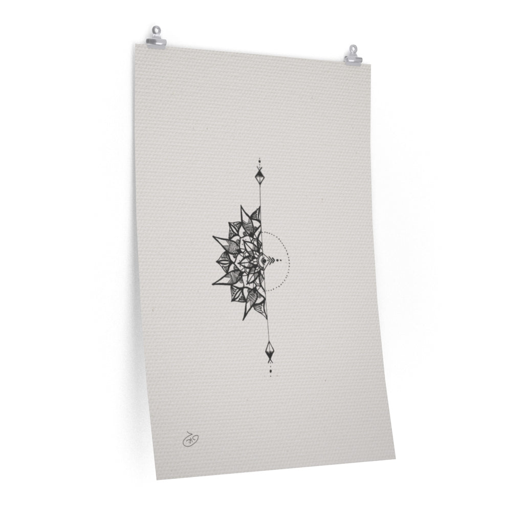 פוסטר Halved Mandala Poster ציור מקורי של גאיה המקדם את המודעות לאלימות בין בני זוג בכלל וכלפי נשים בפרט