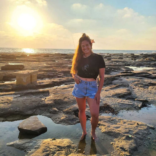 One Line - Montserrat leaf Tee