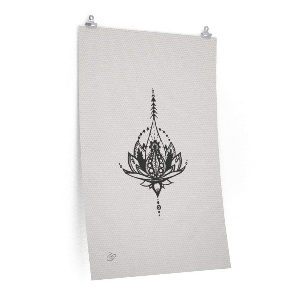 פוסטר White Lily Lotus Poster ציור מקורי של גאיה המקדם את המודעות לאלימות בין בני זוג בכלל וכלפי נשים בפרט