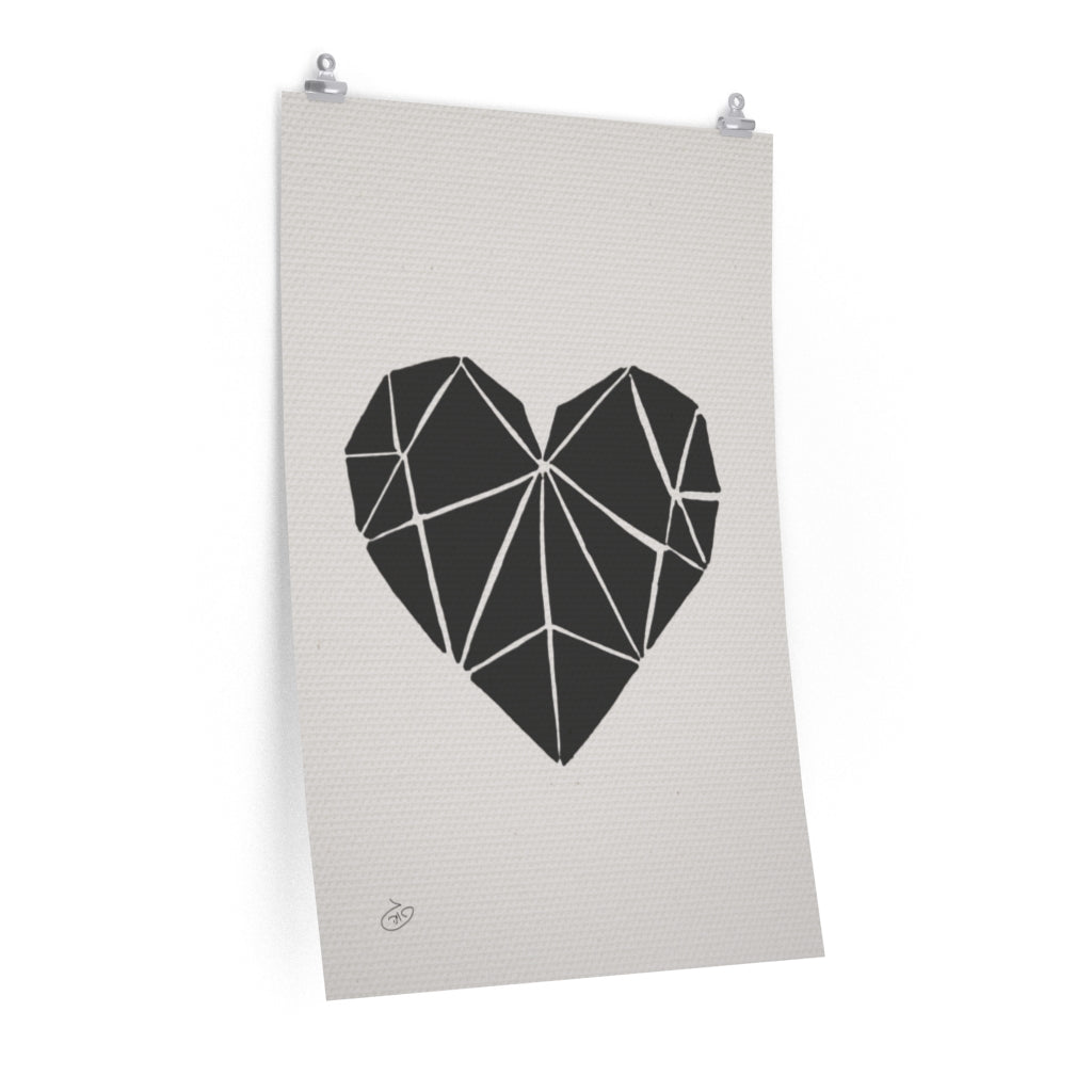 פוסטר Geometric heart Poster ציור מקורי של גאיה המקדם את המודעות לאלימות בין בני זוג בכלל וכלפי נשים בפרט