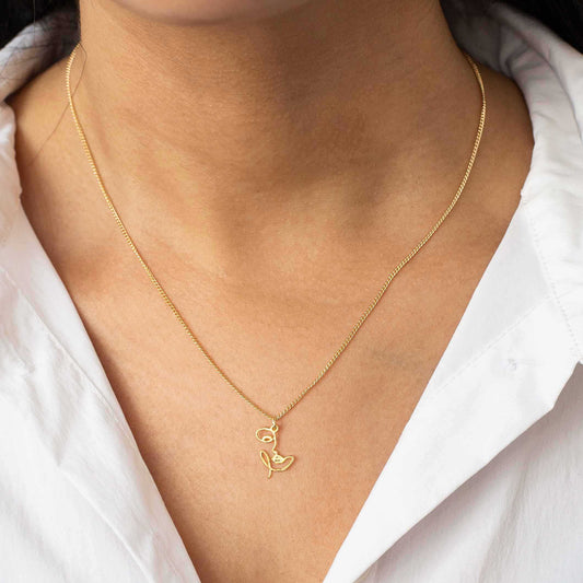 שרשרת פנים קטנה | בשיתוף שלומית אופיר | תכשיטים מהציורים של גאיה - מחפשת שרשרת מהממת ומלאת משמעות? הפכנו את הציורים המדהימים של גאיה לתכשיטים יפהיפיים בשיתוף פעולה מרגש עם שלומית אופיר.
הלוואי וגאיה הייתה איתנו כדי לראות איך הציורים שלה הופכים לתכשיתים עוצרי נשימה. התכשיטים האלה הם בעצם שילוב בין שניים מהדברים האהובים על גאיה, תכשיטים ואמנות, בגלל זה אנחנו כל מתרגשים מהם.