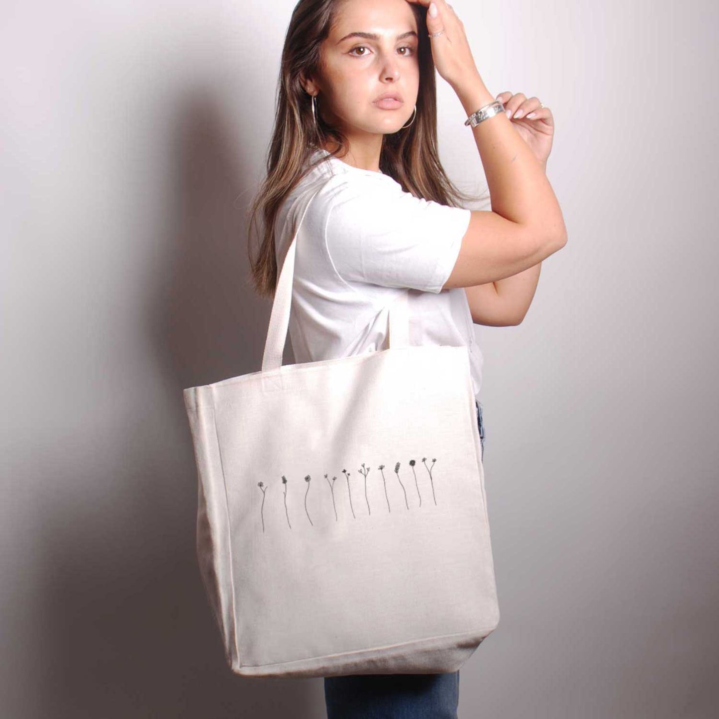 Row of One Line Flowers Tote Bag