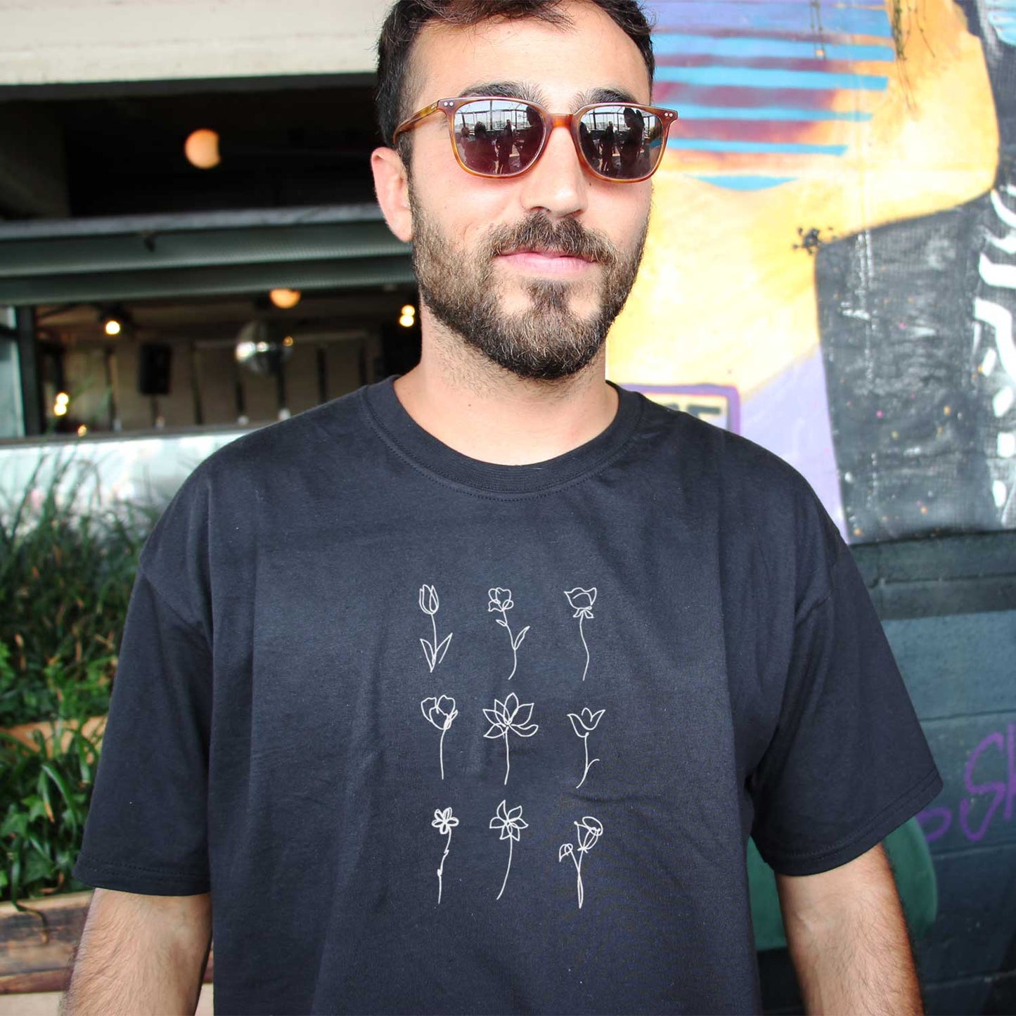 9 One Line Flowers Tee