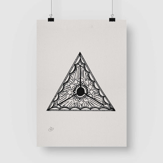 פוסטר Triangular Poster ציור מקורי של גאיה המקדם את המודעות לאלימות בין בני זוג בכלל וכלפי נשים בפרט