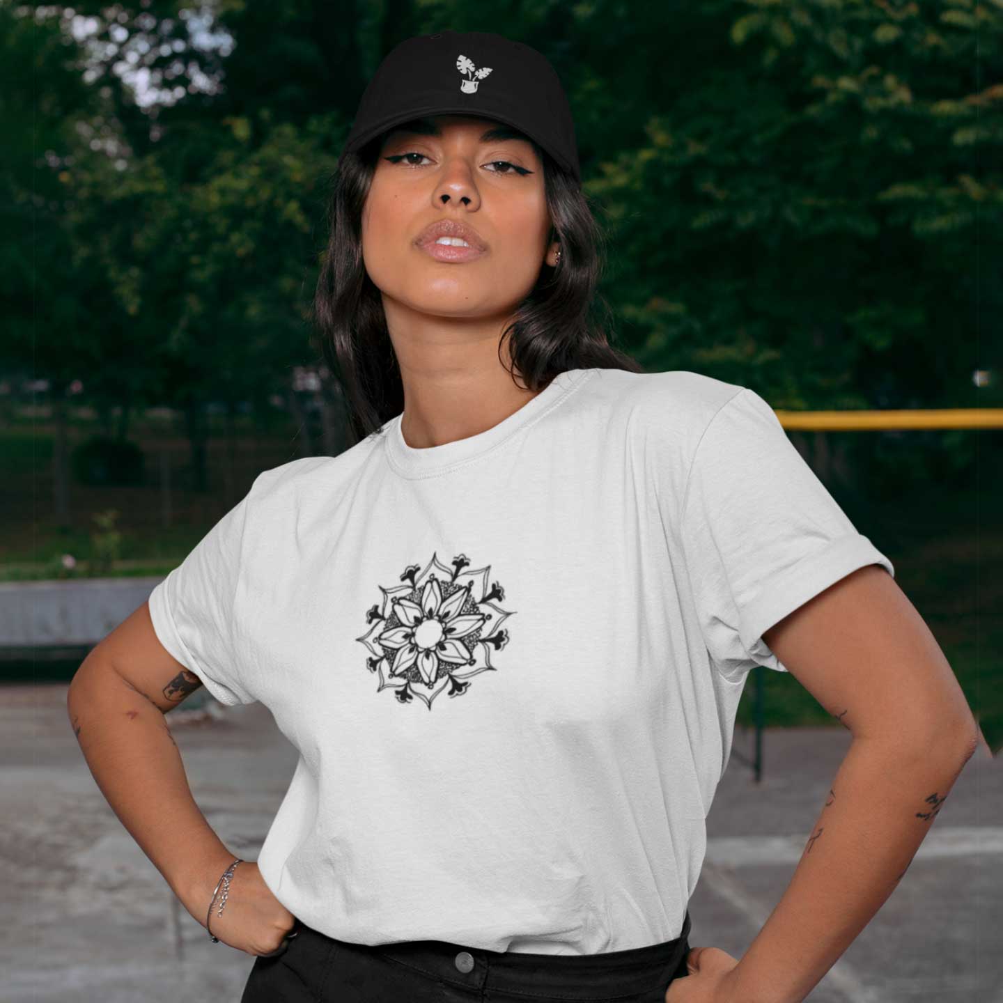 Gaya's Drawing Mandala - Felicitas Tee | חולצה קצרה יוניסקס
