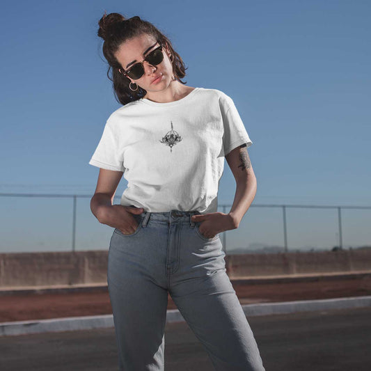 Gaya's Drawing White Lily Lotus Tee | חולצה קצרה יוניסקס