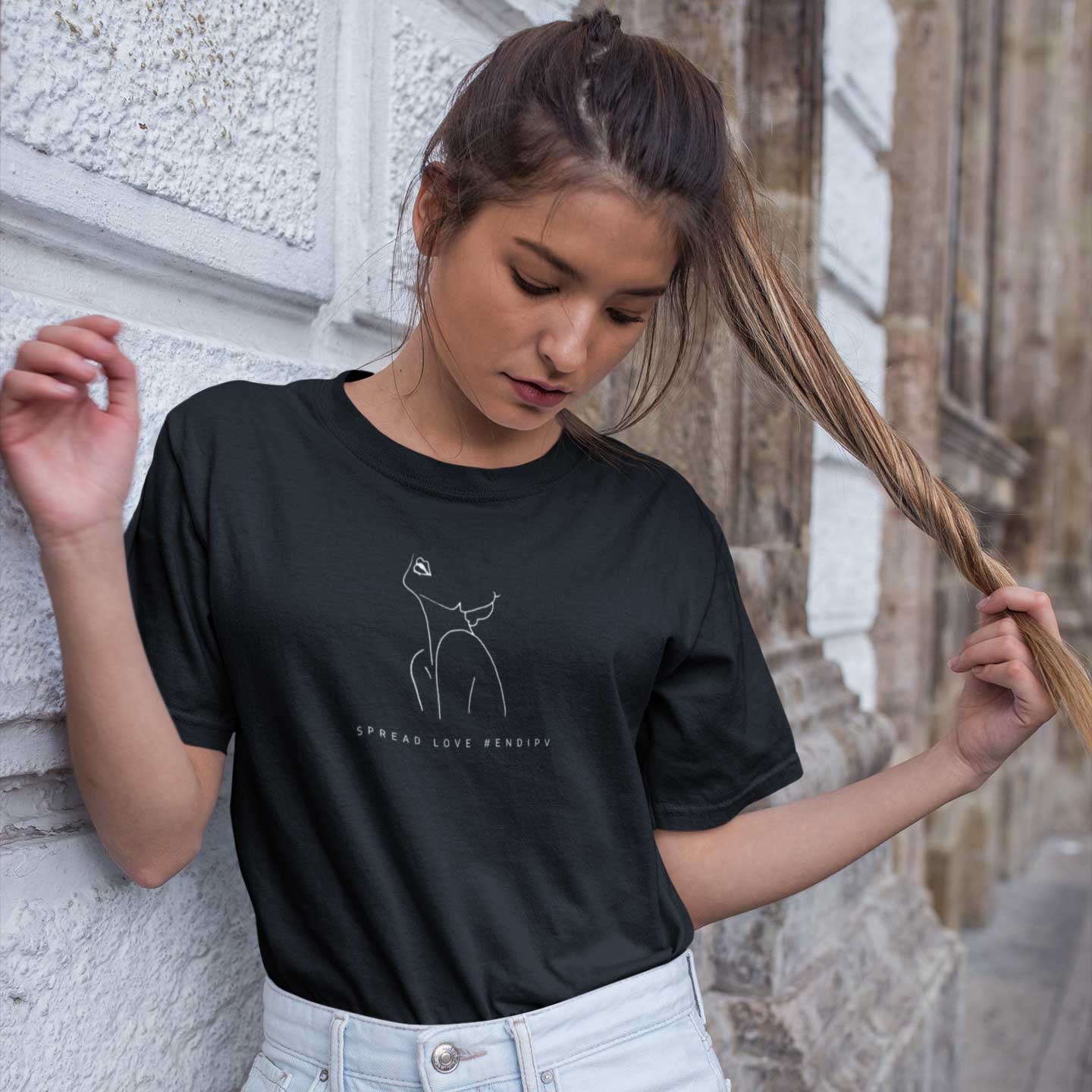 Gaya's Drawing One Line - Amalia Tee | חולצה קצרה יוניסקס